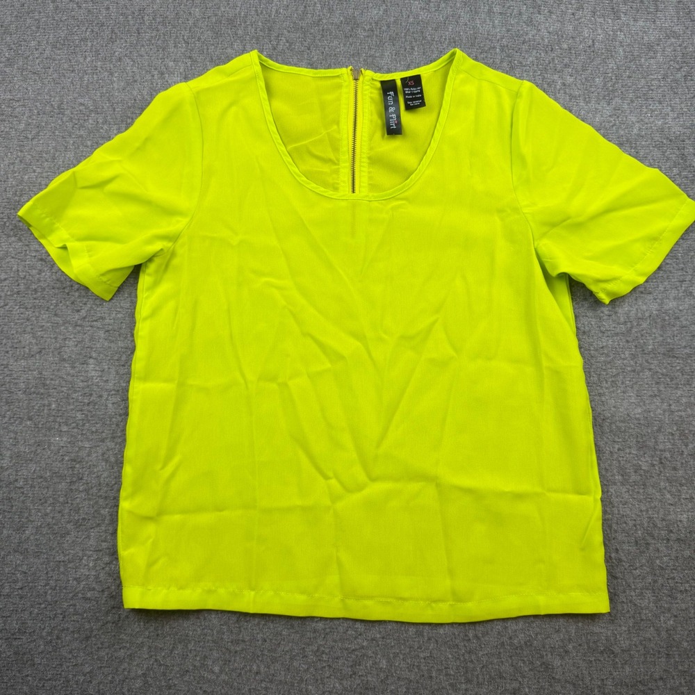 Fun & Flirt Blouse Women's XS‎ Neon Yellow Short Sleeve Back Zipper Scoop Neck